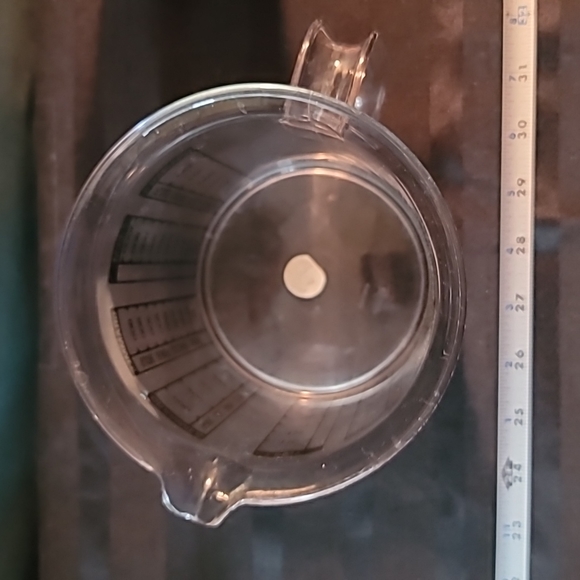 2 measuring cups LG multi-measurement liquid and dry solids EUC Gently loved - Picture 6 of 11